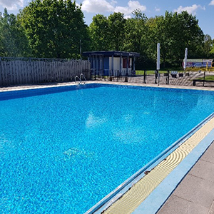 De_Vrijetijdkrant_buitenzwembaden_en_zwemplassen_Utrecht_Sport_en_evenementencomplex_Merwestein