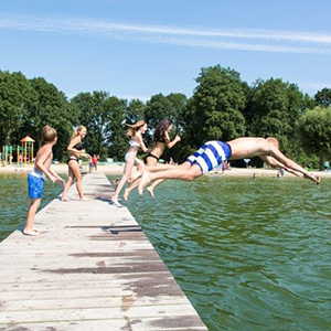 De_Vrijetijdkrant_buitenzwembaden_en_zwemplassen_Utrecht_Strandbad_Maarsseveense_Plassen
