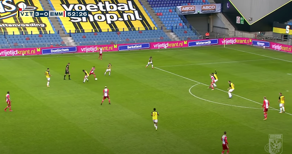 Vrijetijdkrant_nieuws_Vrijetijdkrant_schittert_op_LED_boarding_in_voetbalstadions_Vitesse_vs_FC_Emmen